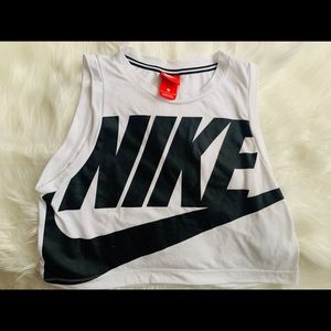 Nike Crop Top